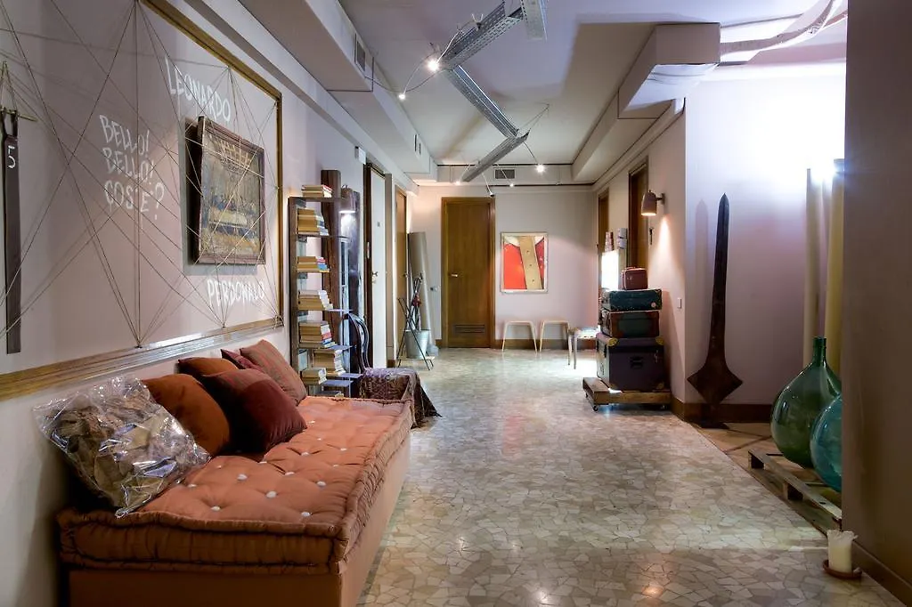 Bed+Art Milano Centrale 2*, ميلان إيطاليا